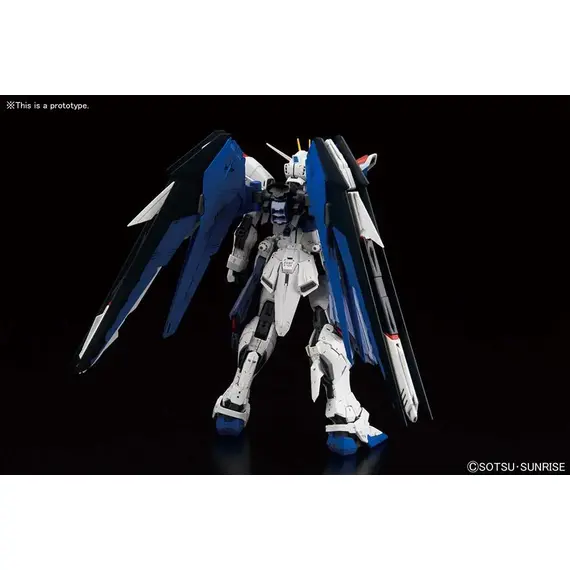 Model figurki GUNDAM MG 1/100 Freedom Gundam Ver.2.0 BL- Zdjęcie 5