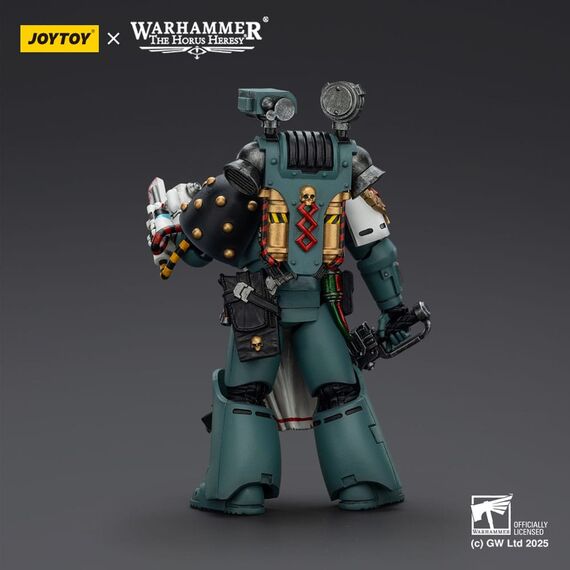 Figurka Warhammer Herezja Horusa 1/18 - Sons of Horus Legion Apothecary- Zdjęcie 4