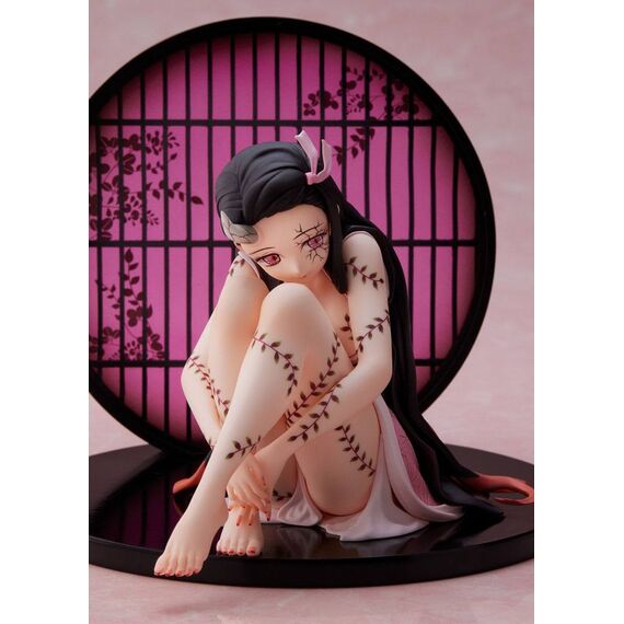 Figurka Demon Slayer: Kimetsu no Yaiba 1/8 Entertainment District Arc Nezuko Kamado (Demon Form Advancing Version)- Zdjęcie 7