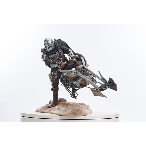 Figurka Star Wars: The Mandalorian Premier Collection 1/7 - Din Djarin on Speeder Bike (Wydanie Limitowane)- Zdjęcie 3