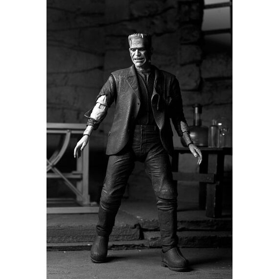 Figurka Universal Monsters (Narzeczona Frankensteina) - Ultimate Frankenstein's Monster (Czarno-biały)- Zdjęcie 14