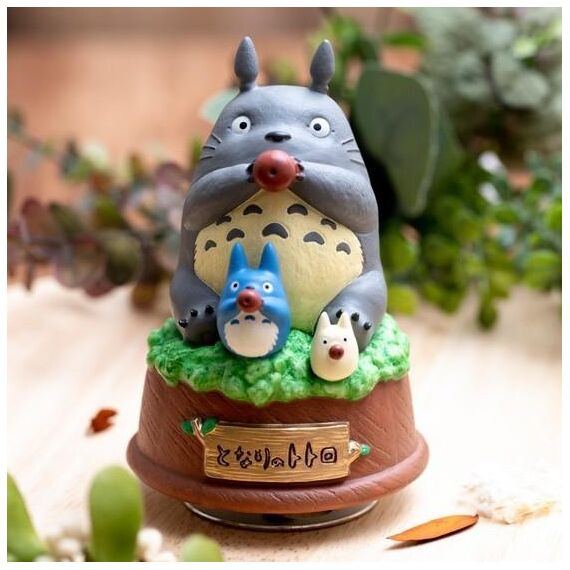 Figurka My Neighbor Totoro - Totoro play the ocarina