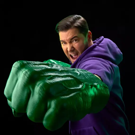 Replika elektroniczna Marvel Legends (The Incredible Hulk) 1/1 - Pięści Hulka- Zdjęcie 2