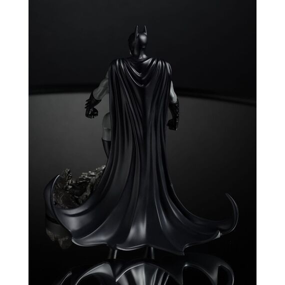Figurka DC Direct 1/10 - Dark Crisis Black and White Batman (by Bjorn Barends)- Zdjęcie 7
