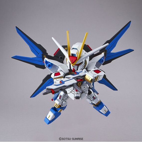 Model figurki GUNDAM SD EX-Standard - ZGMF-X20A Strike Freedom Gundam- Zdjęcie 3